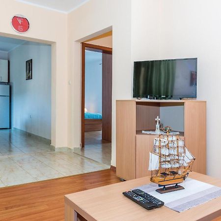 Beautiful Apartment In Raslina With Wifi 외부 사진