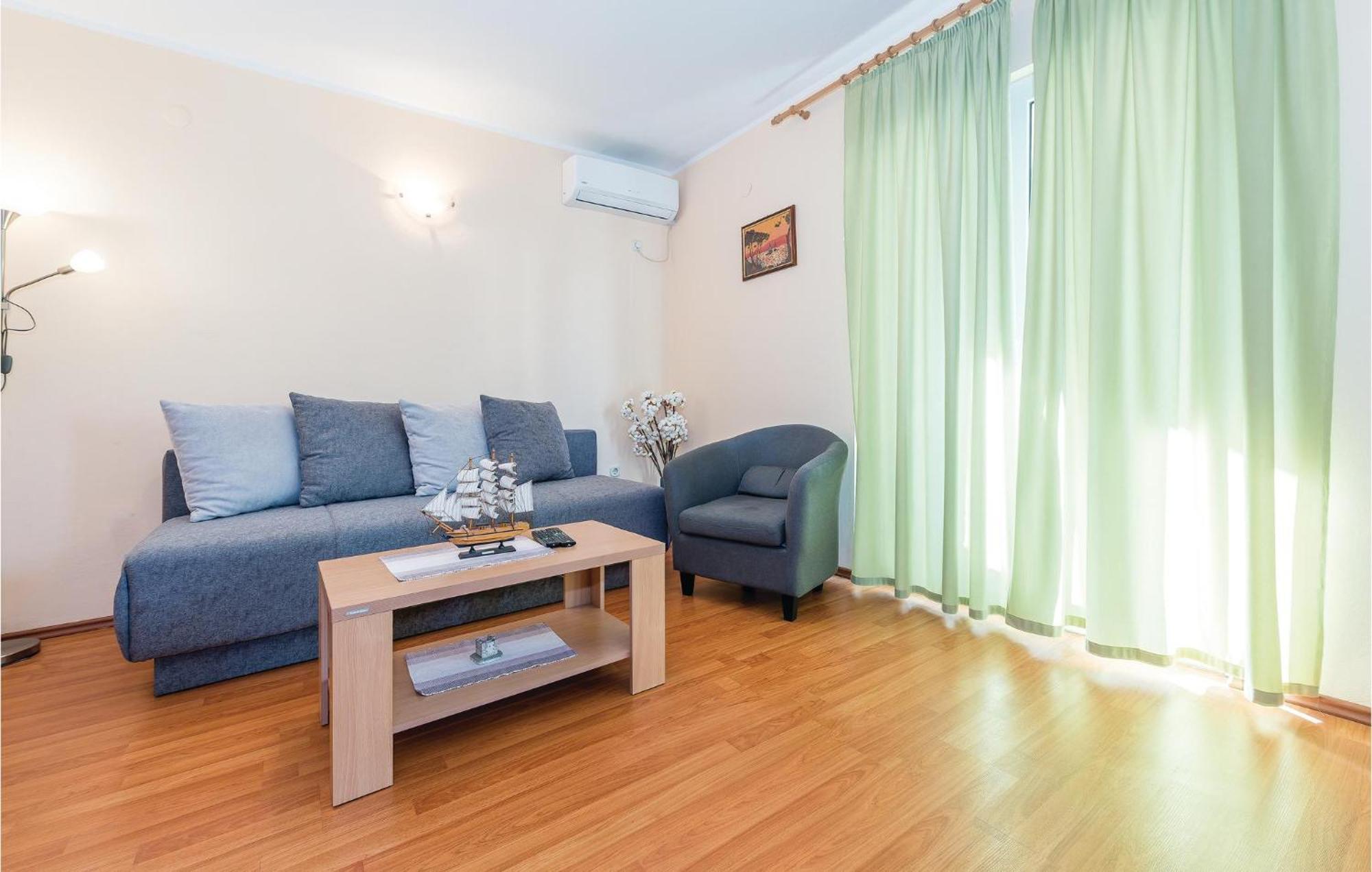 Beautiful Apartment In Raslina With Wifi 외부 사진